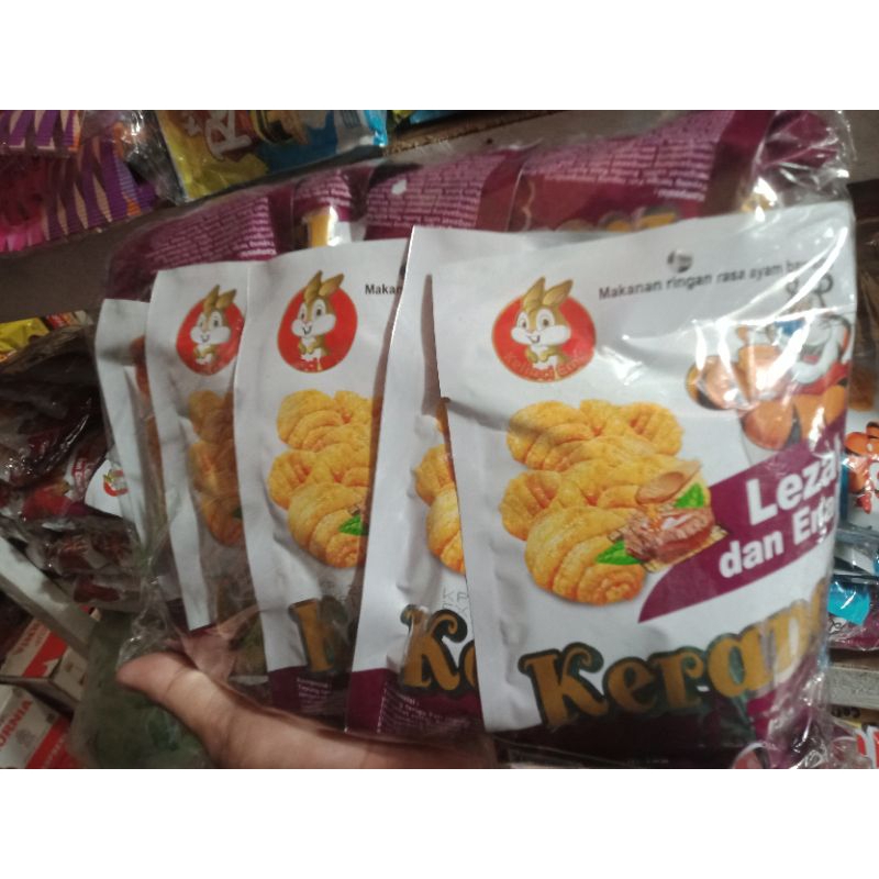 

Makanan Ringan Bentuk Kerang Emas Rasa Ayam Bawang 10Pcs