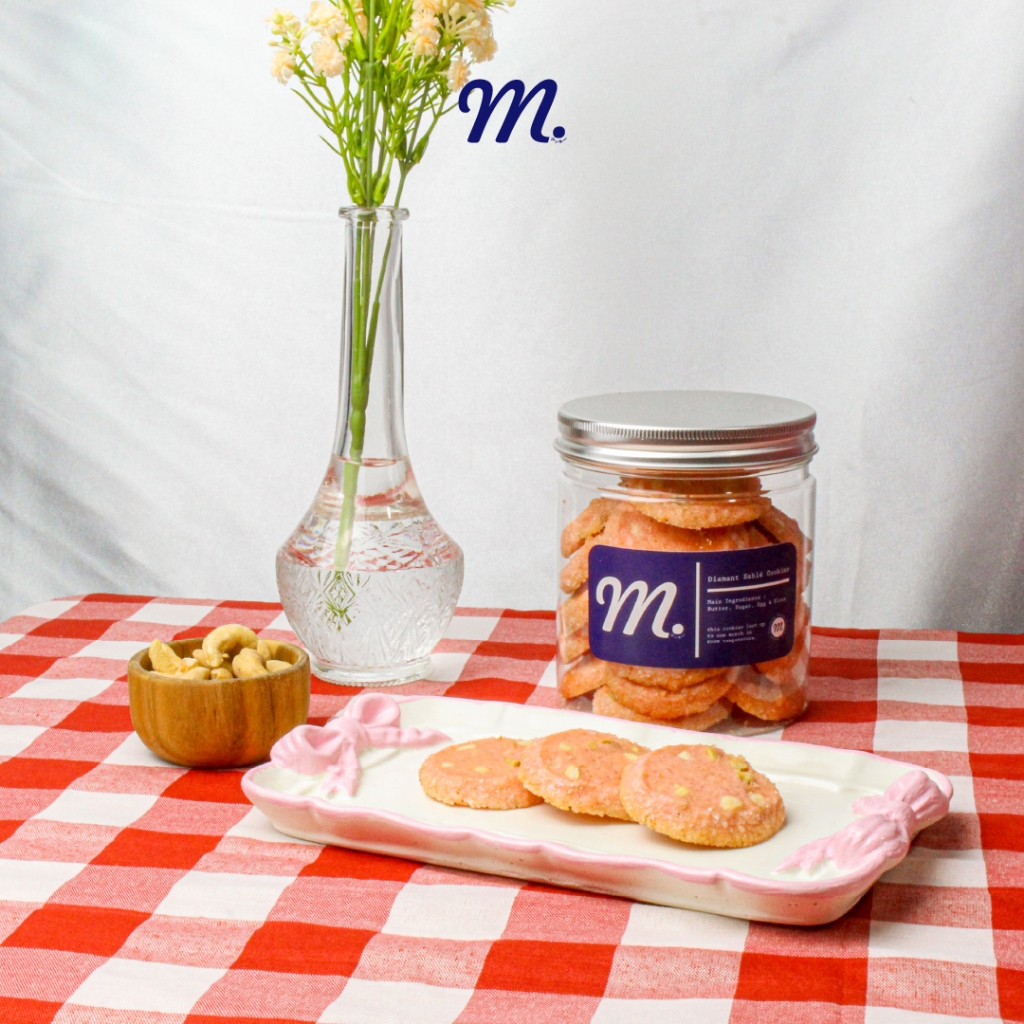 

Diamant Sable Cookies Pink Velvet Cashew - Premium French Butter Cookies 250gr