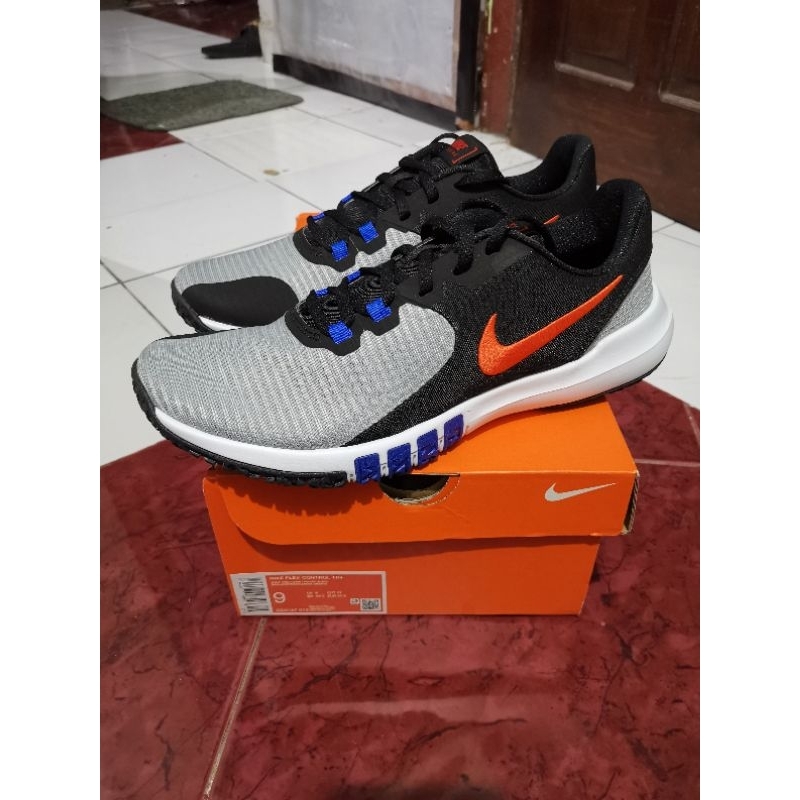 Sepatu Training CD0197 013 NIKE Flex Control TR4 Size 42.5 Kondisi New BNIB Original 100%