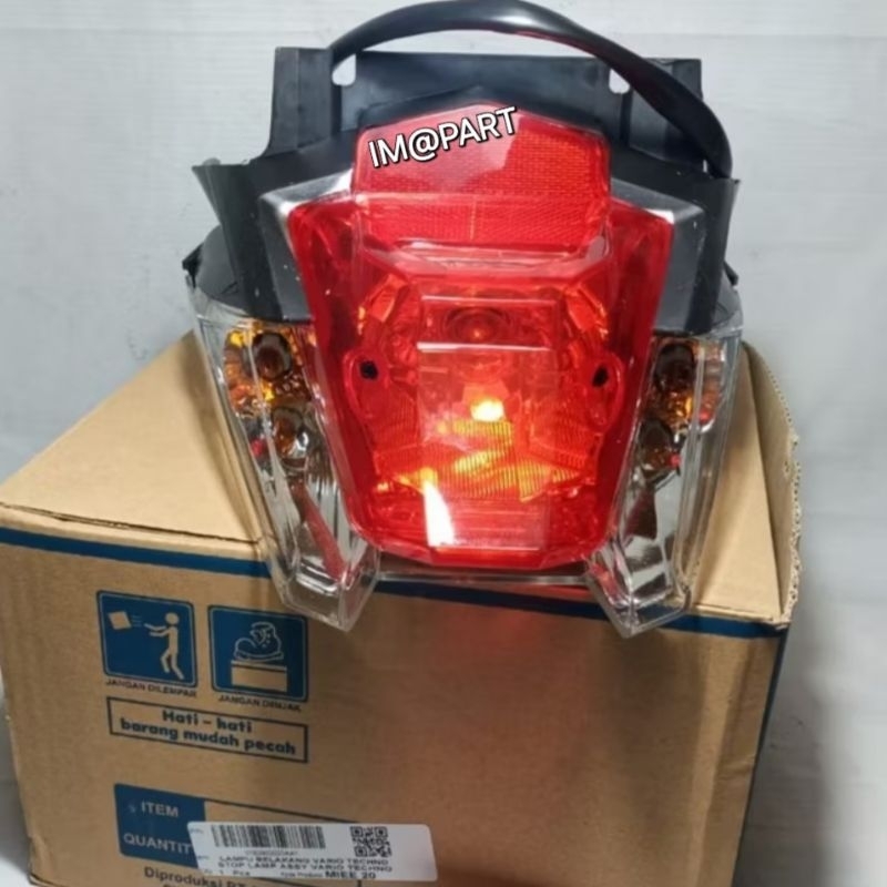 Lampu Belakang | Lampu Stop Komplit Bohlam + Piting VARIO TECHNO 110 KARBU 2009-2012