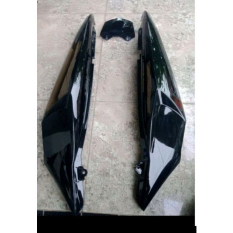 Cover body belakang Vixion Old lama hitam