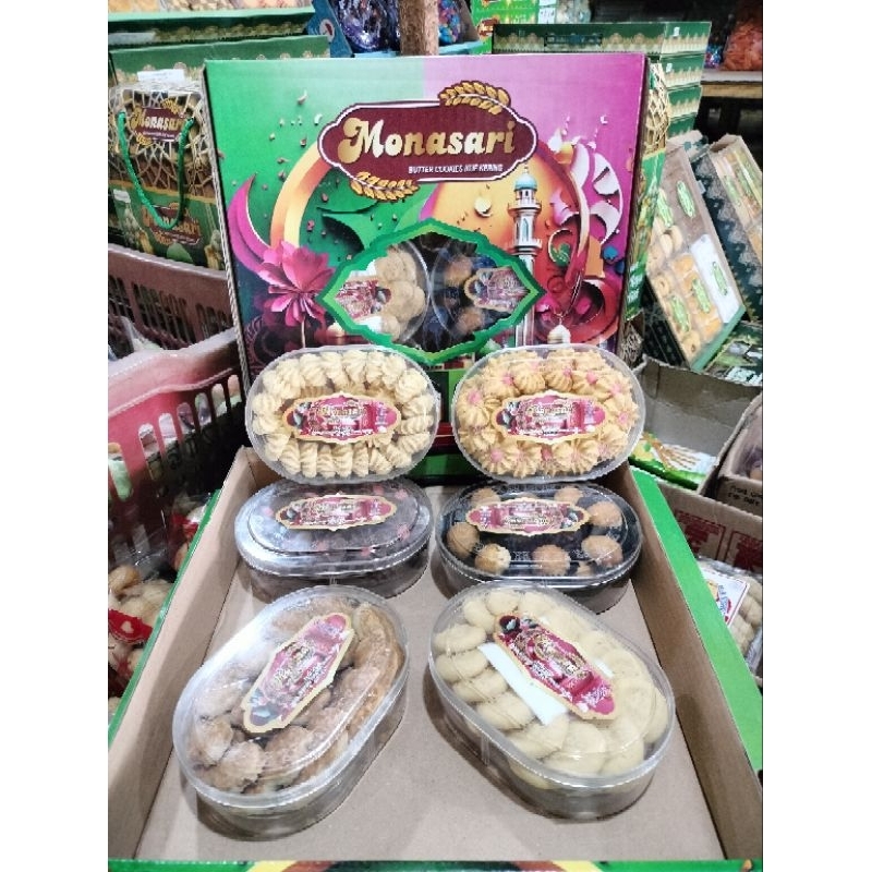 

PAKET LEBARAN MONASARI ISI 6 PCS