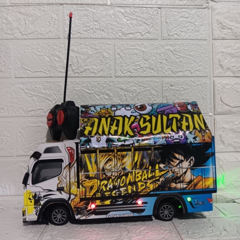 miniatur maianan truk oleng rc original