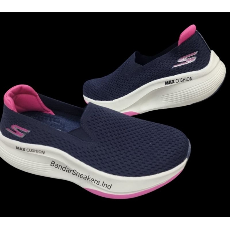 SEPATU SKECHERS MAX CUSHIONING SLIP ON/SKECHERS MAX CUSHIONING SLIP ON/SKECHERS MAX CUSHIONING/SKECH