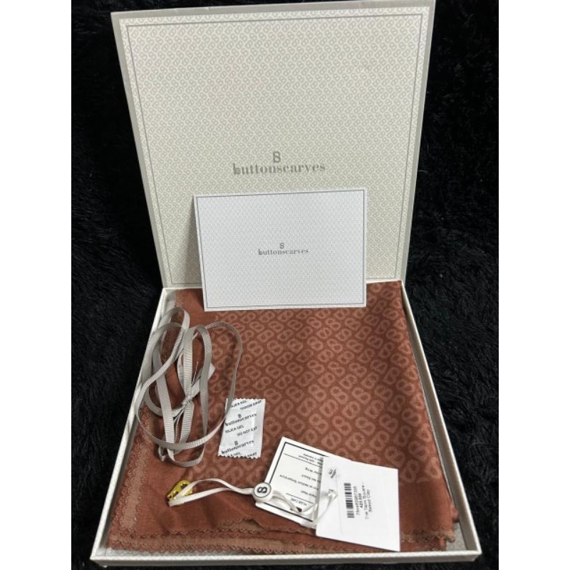 NEW THE TAPIS SQUARE BAKED CLAY ORIGINAL BUTTONSCARVES