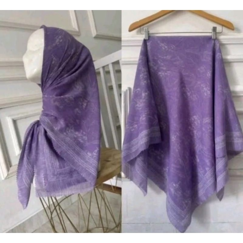 KERUDUNG SEGI EMPAT HIJAB MOTIF PREMIUM SCENE UNGU