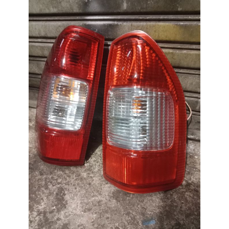 STOPLAMP LAMPU BELAKANG ISUZU DMAX 2007