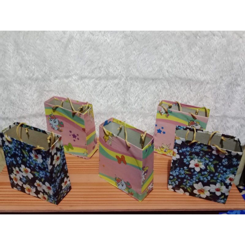 

PAPERBAG/ PAPERBAG MINI/KANTONG KADO/TAS KADO INSTAN