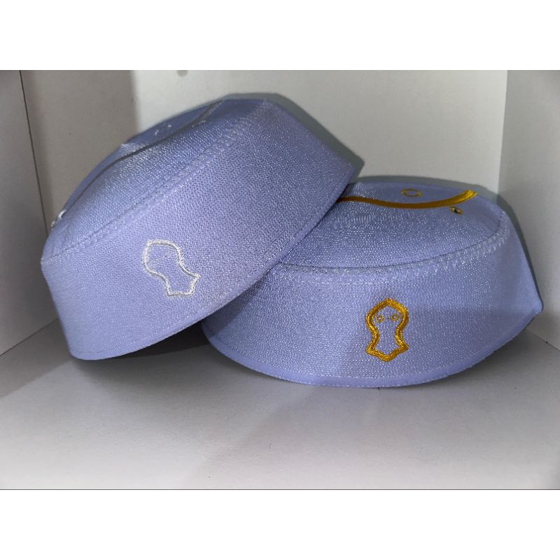 PECI KOPYAH MALAYSIA LOGO TEROMPAH ABU PUTIH EMAS BIRU PECI HAJI ALAY