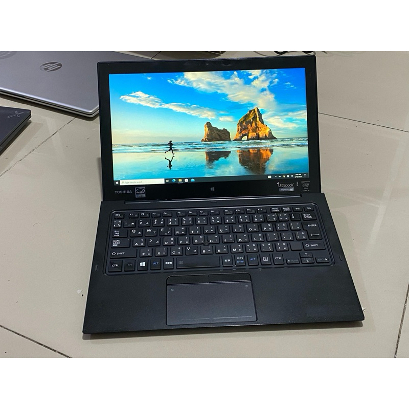 laptop toshiba dynabook r82/p core m 5y10c ram 4gb ssd 128gb 13 inci touchscreen Murah aja