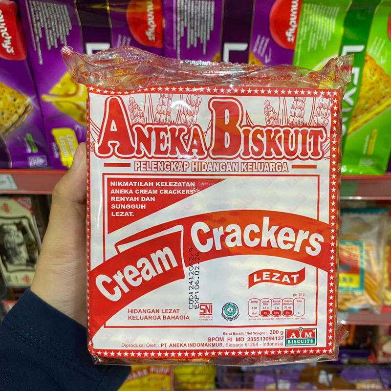 

Aim Aneka Biskuit Cream Crackers 300gr