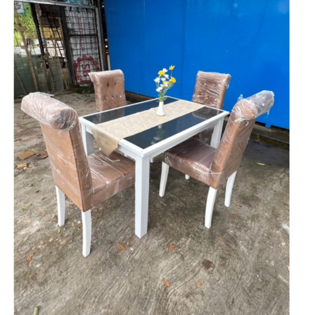 Meja Makan Vanela Kursi 4 dan Kursi 6 minimalis modern/bahan foxy bludru halus glossy