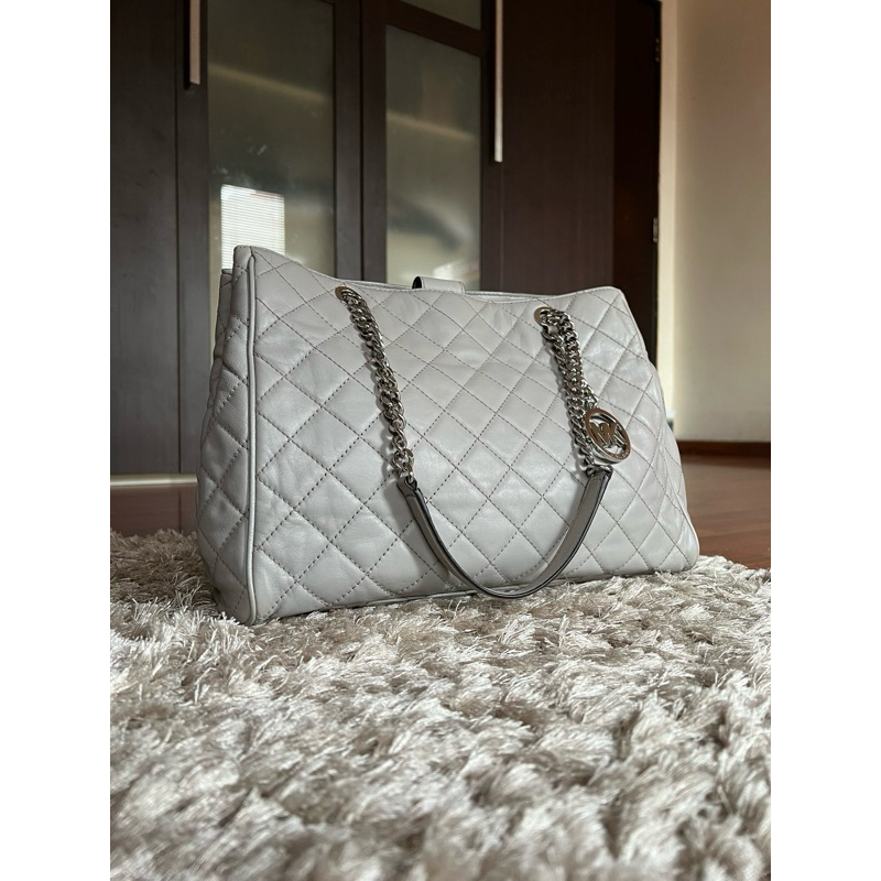 Michael Kors tote bag preloved