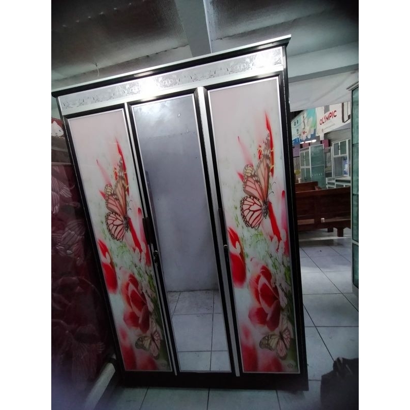 Lemari Pakaian Pintu 3 Gantung Panjang Bahan Kaca Motif Bunga Full Cermin