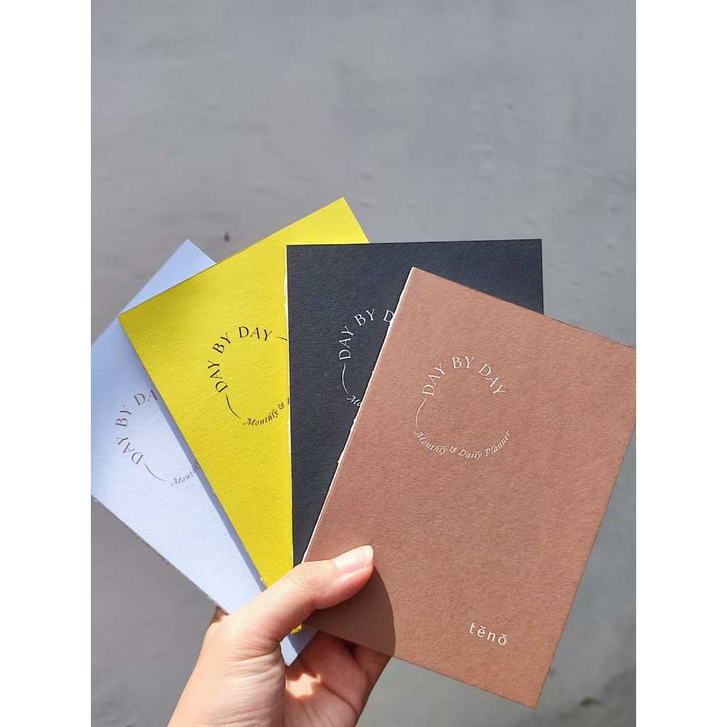 

Day By Day Daily Planner / Daily Agenda