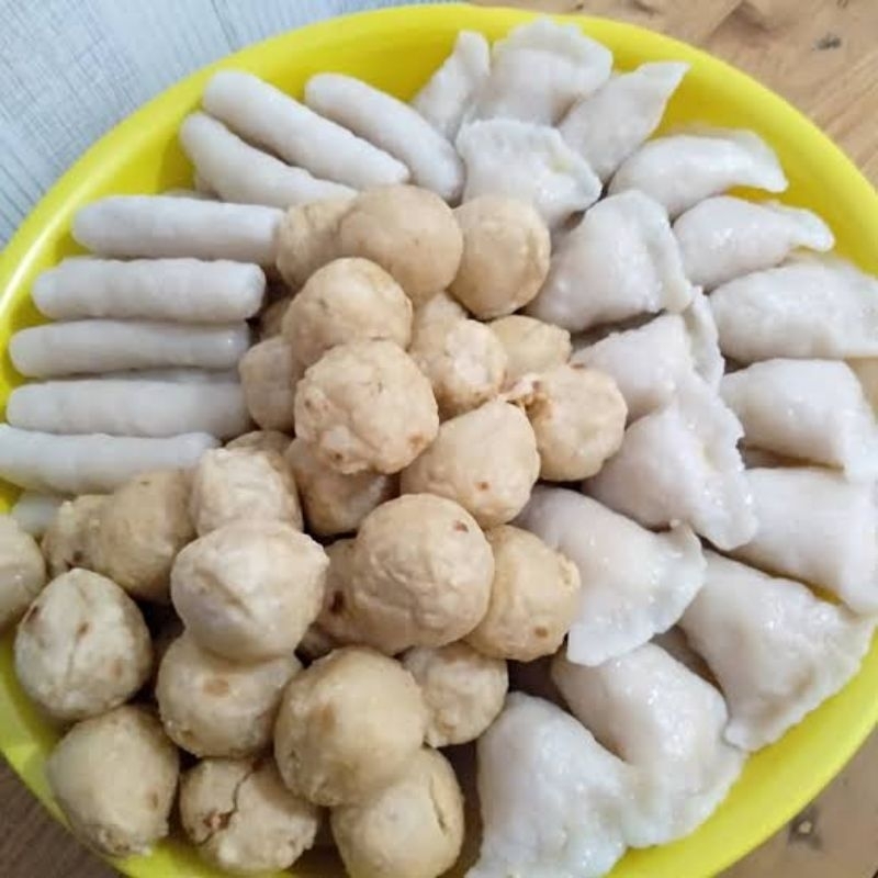 

PEMPEK PALEMBANG ASLI 10PCS PREMIUM ikan dijamin segarr tidak bau kemasan vacum