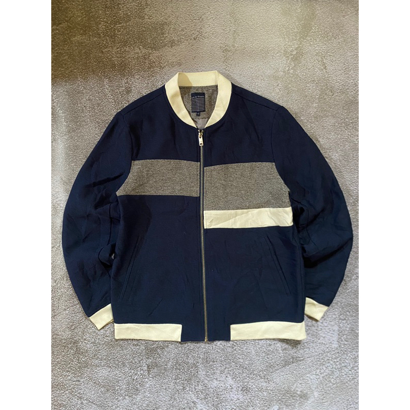 JAKET CASUAL US N THEM