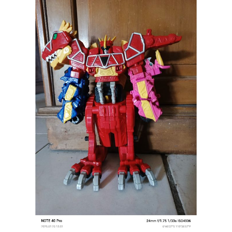 Megazord power rangers dino charge ada merknya