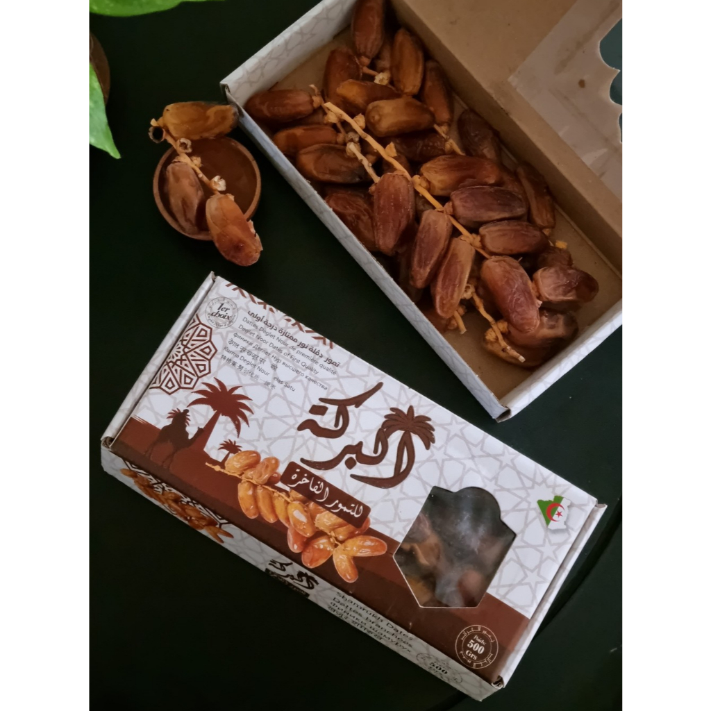 

Samrukh Kurma Tangkai, Kurma Tunisia Deglet Noor 500gr Fresh Stok Baru Kurmanya Lembut, tidak keras