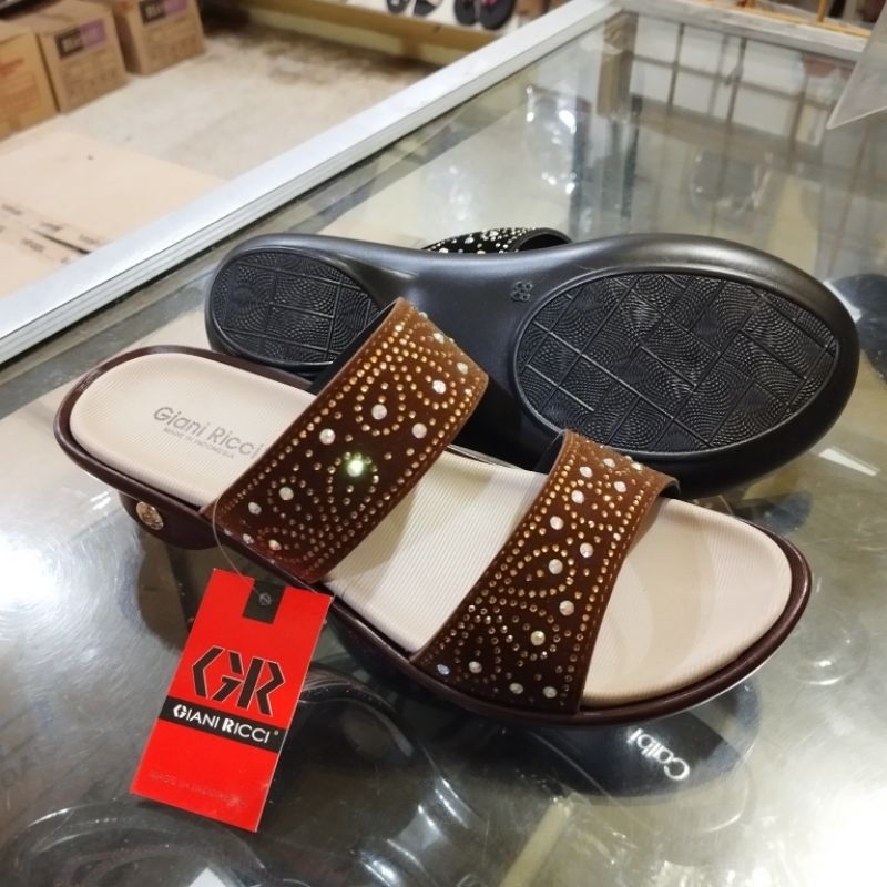 Sandal wanita hak sedang Amyra 6,Giani Ricci.