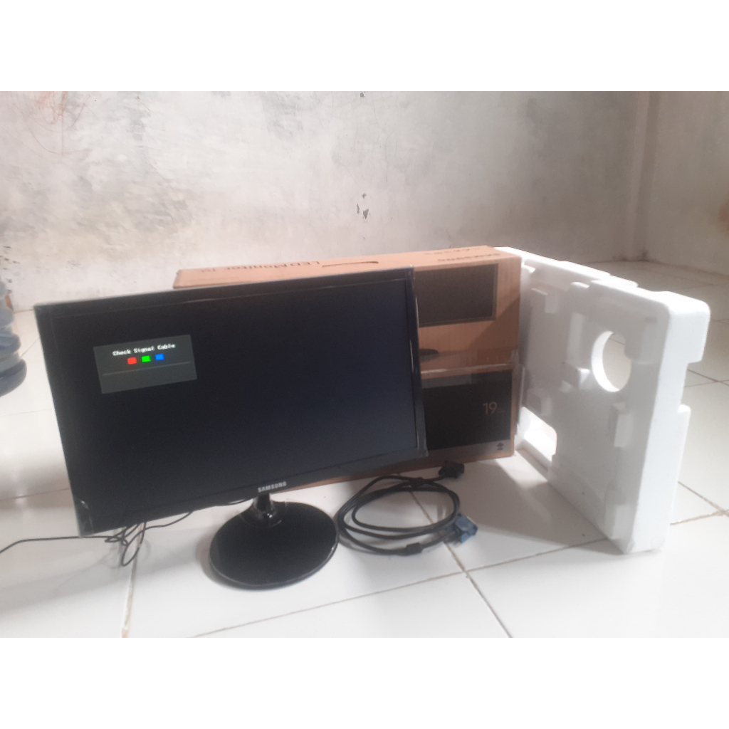 Samsung LED Monitor 19inch SF350