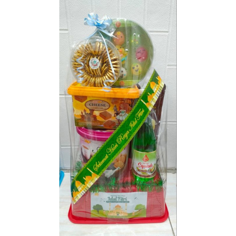 

Parcel lebaran hampers lebaran bingkisan lebaran isian parcel(kue kering assorted 400,biskitop chesee,Syrup,coklat coin,jelly bulat mika,kugi wafer) KHUSUS GOJEK DAERAH SURABAYA BISA REGULER TAPI TIDAK DI RAKIT