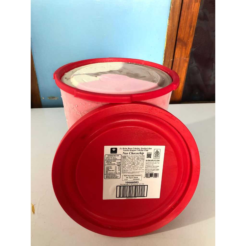 

Eskrim Merk Diamond Rasa Neopolitan Chip Kemasan 8 Liter Khusus Sameday