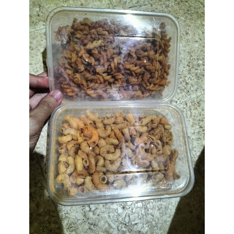 

cemilan enak makroni pedas dan keju