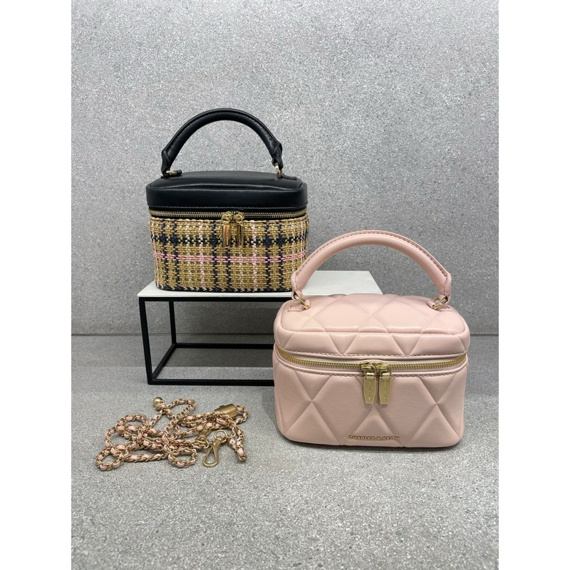 Tas wanita slempang charles&keith original