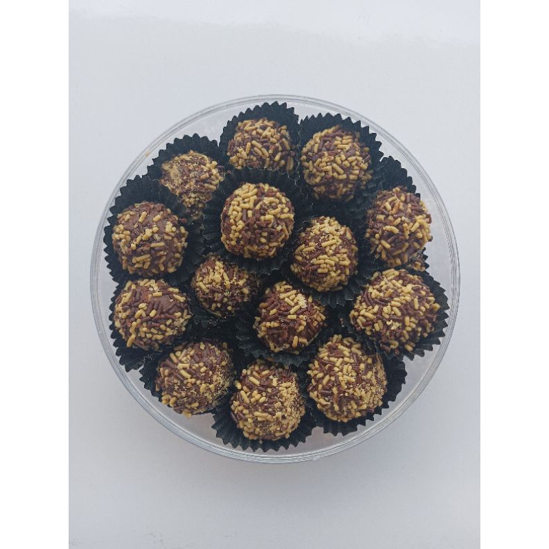 

Kue kacang double coklat