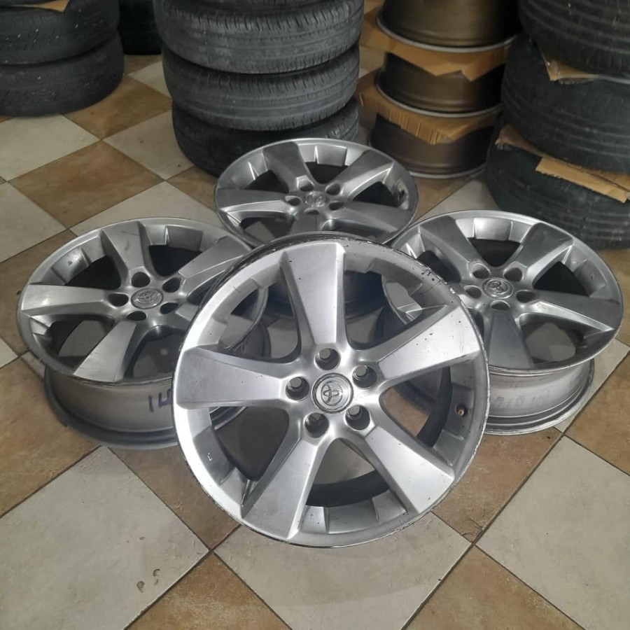 Velg Mobil Bekas Original Harrier Ring 18 PCD 5x114,3