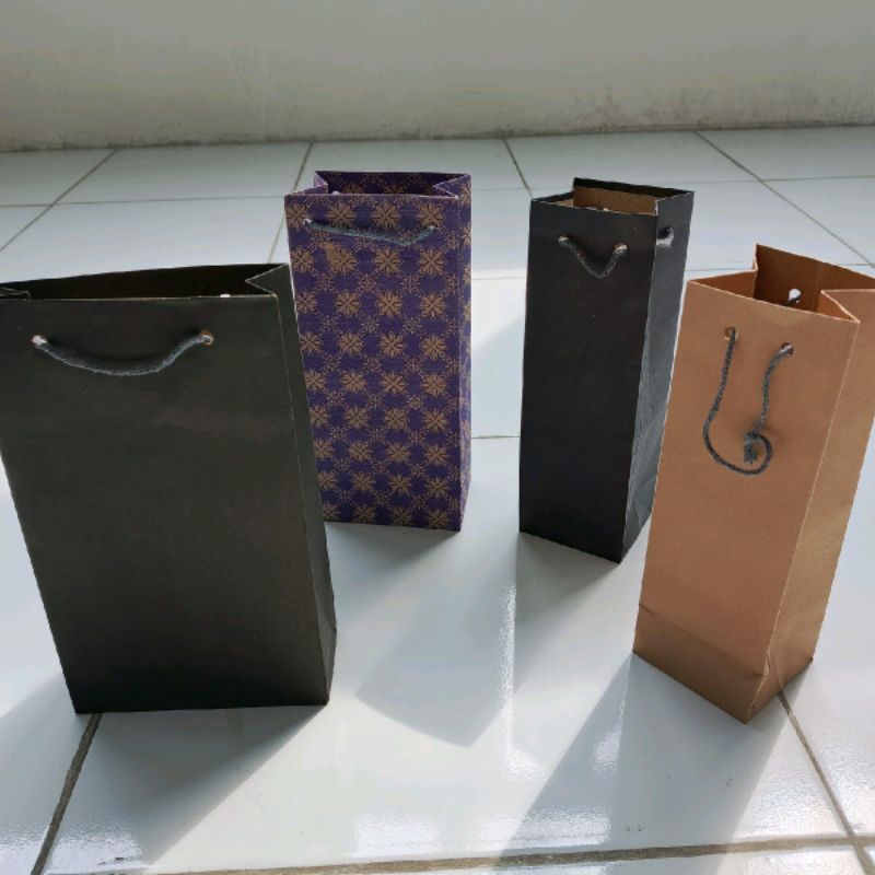 

S (S49) PAPER BAG POLOS WARNA HITAM DAN COKLAT / PAPERBAG SOUVENIR UKURAN KECIL