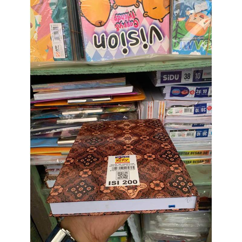 

BUKU TULIS KWARTO/SAMPUL KERAS/MADRASAH KIKY ISI 200 LEMBAR