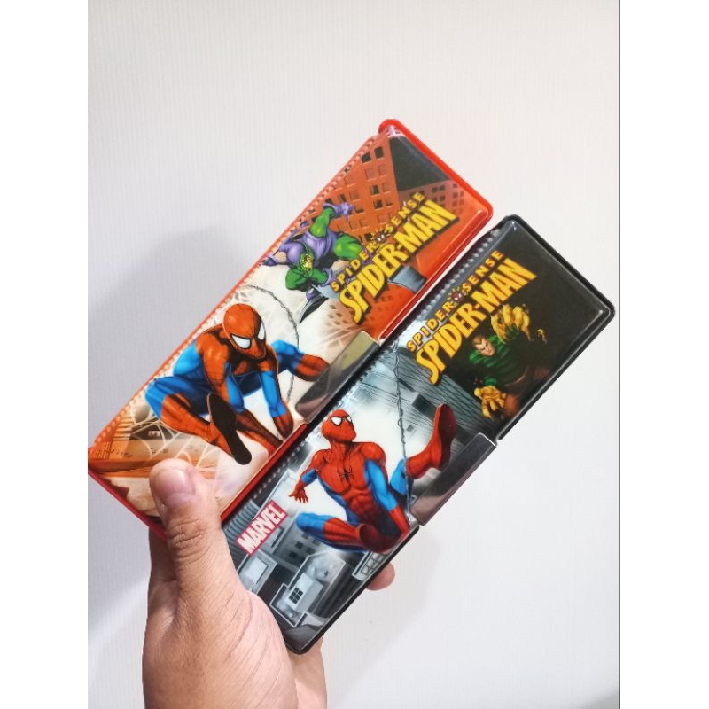 

tempat pensil magnet spiderman detail mantab dalemnya lengkap