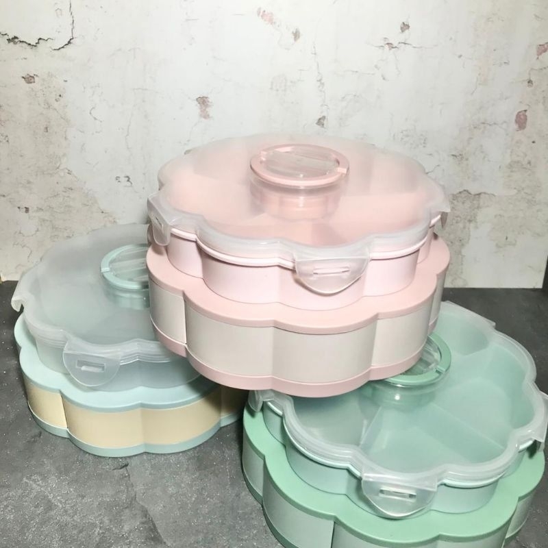 Toples bunga mekar