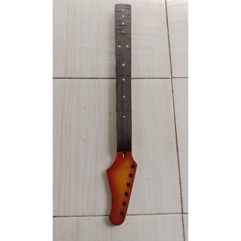 Neck Gitar
