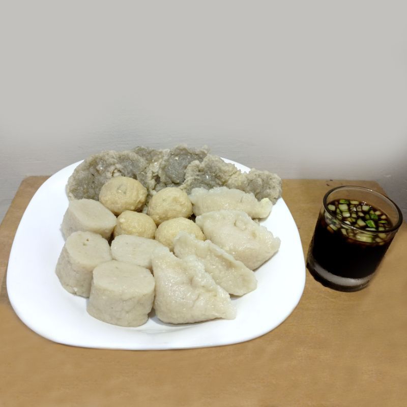 

Pempek Ikan 12pcs mix (telur, lenjer, adaan, dan kulit)