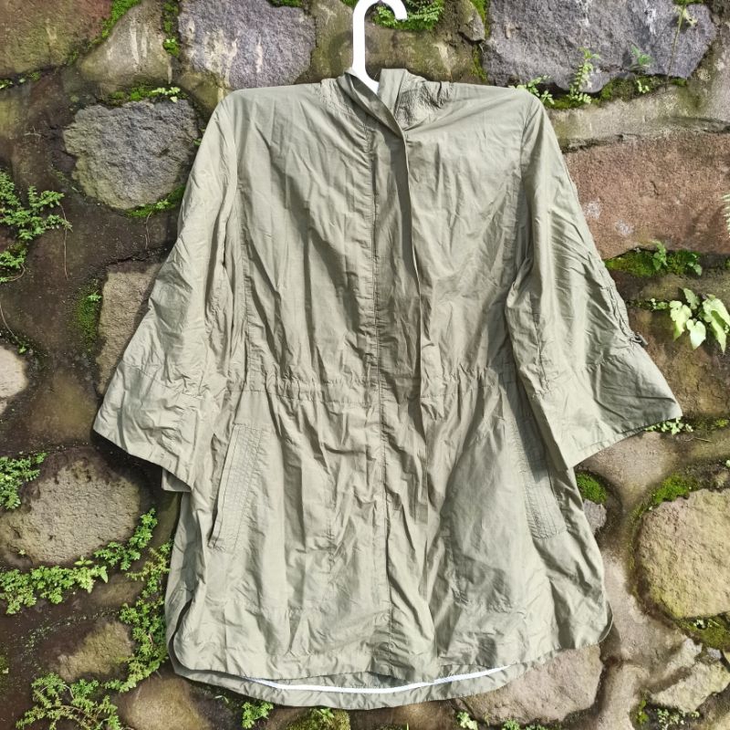 jaket parasut wanita brand chatelaine