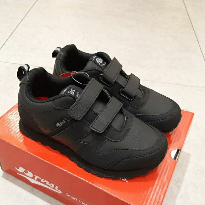 Bata Sepatu Sekolah B-First Full Black 381-6566