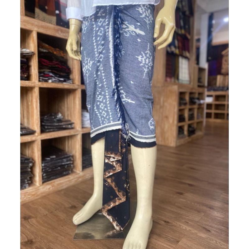 Saputan Tenun ikat lobeng Bali