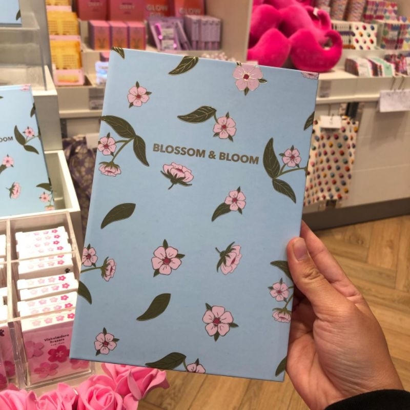 

[JASTIP FLYING TIGER] Notebook Garis Biru Bunga Bloom & Blossom || Buku Tulis Estetik Motif Bunga
