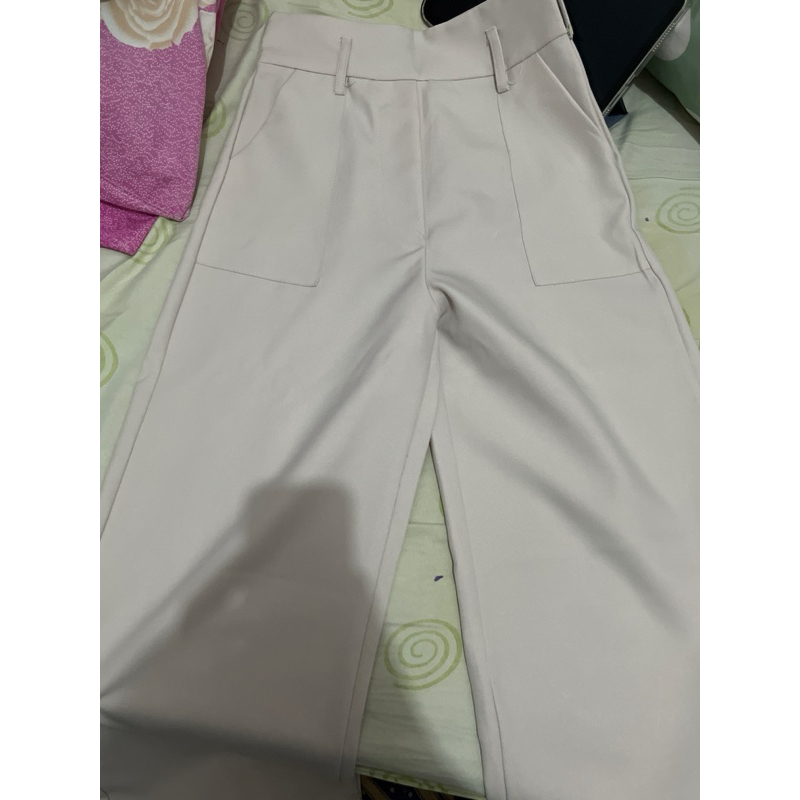 PRELOVED CELANA CREAM/IVORY