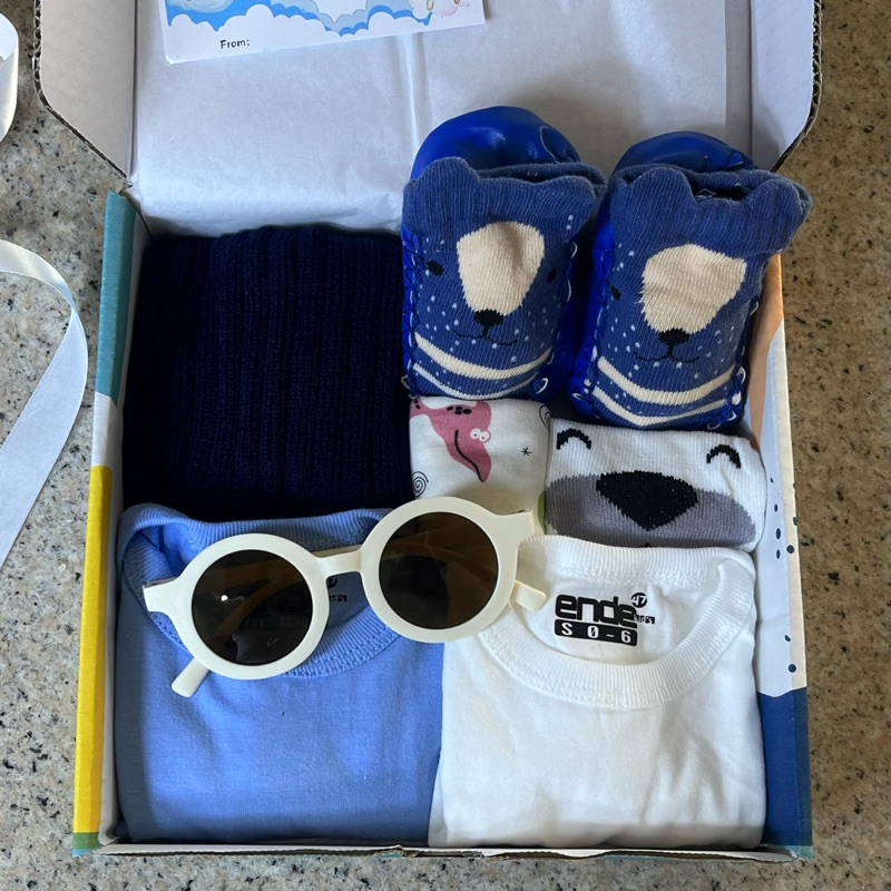 HAMPERS BAYI PEREMPUAN NEWBORN