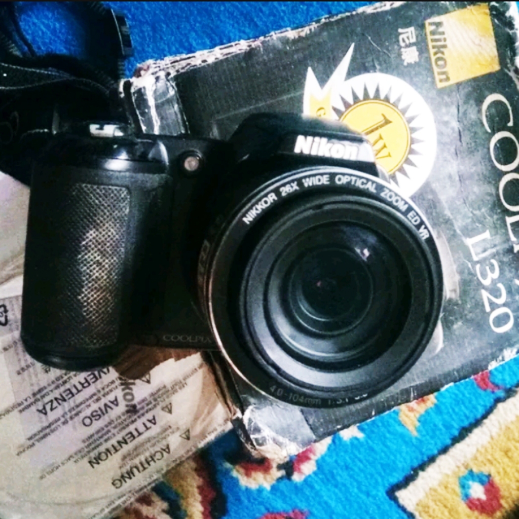 Kamera prosumer nikon coolpix l320