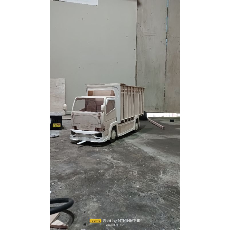 Miniatur Truk Oleng Skala 14 Kabin Jungkit Bemper Depan Hidrolik