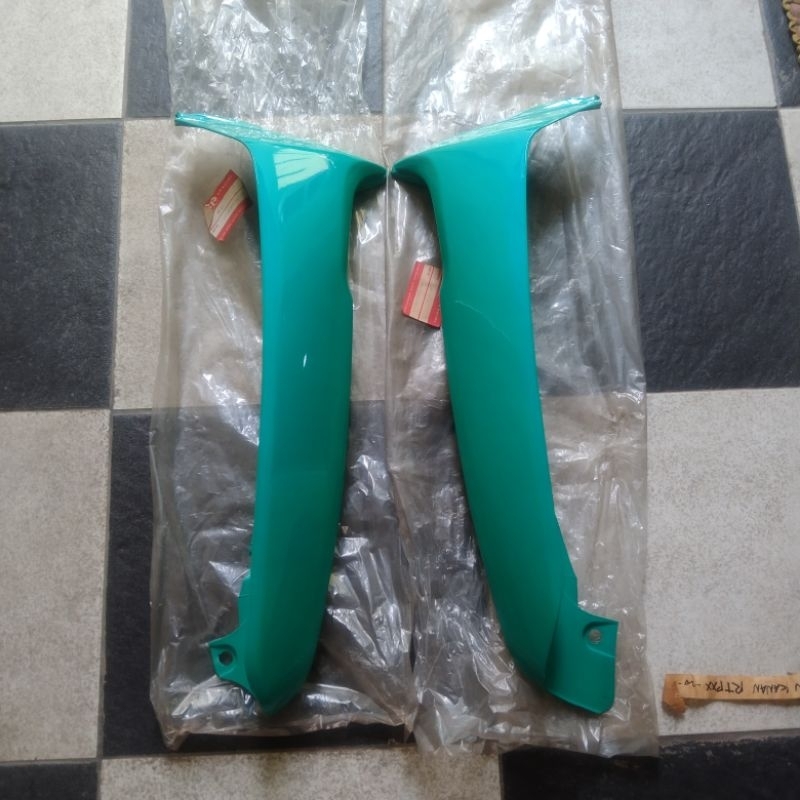 sayap luar cover sayap luar legsil leksil tebeng Suzuki Shogun 110 new hijau original