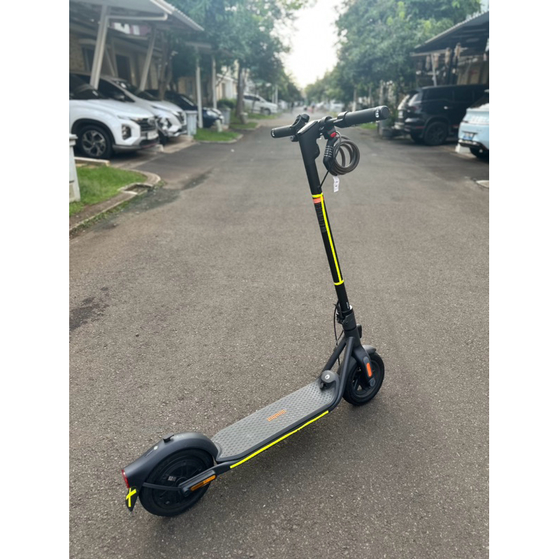 Ninebot KickScooter F2 - Skuter Listrik dengan Performa Maksimal dan Keamanan Terbaik