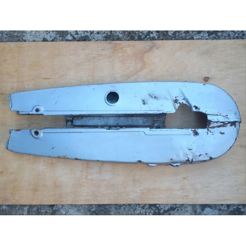 KATENGKAS / TUTUP RANTAI Yamaha Rx 100 / RX125 / RX135 / RX Spesial / RX-K / RX king Old ORIGINAL