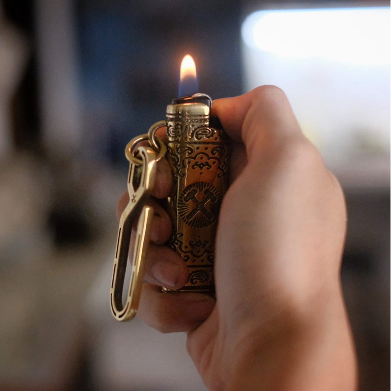 Siege Leather-Nyalakan-Brass Lighter Case