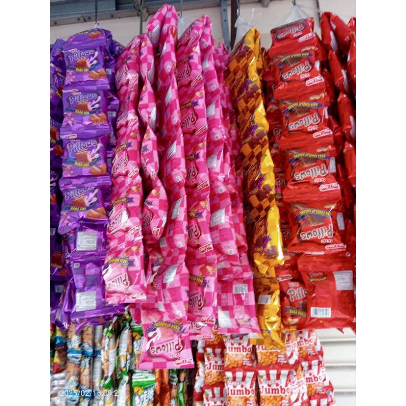 

Snack Oishi PILLOWS ANEKA/RENDOM RasA 6-12 gram (1 renceng isi 10 pcs) hadiah ultah, bingkisan, acara 17